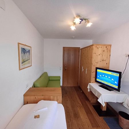 Hotel Am Roemerweg Fiss Eksteriør billede