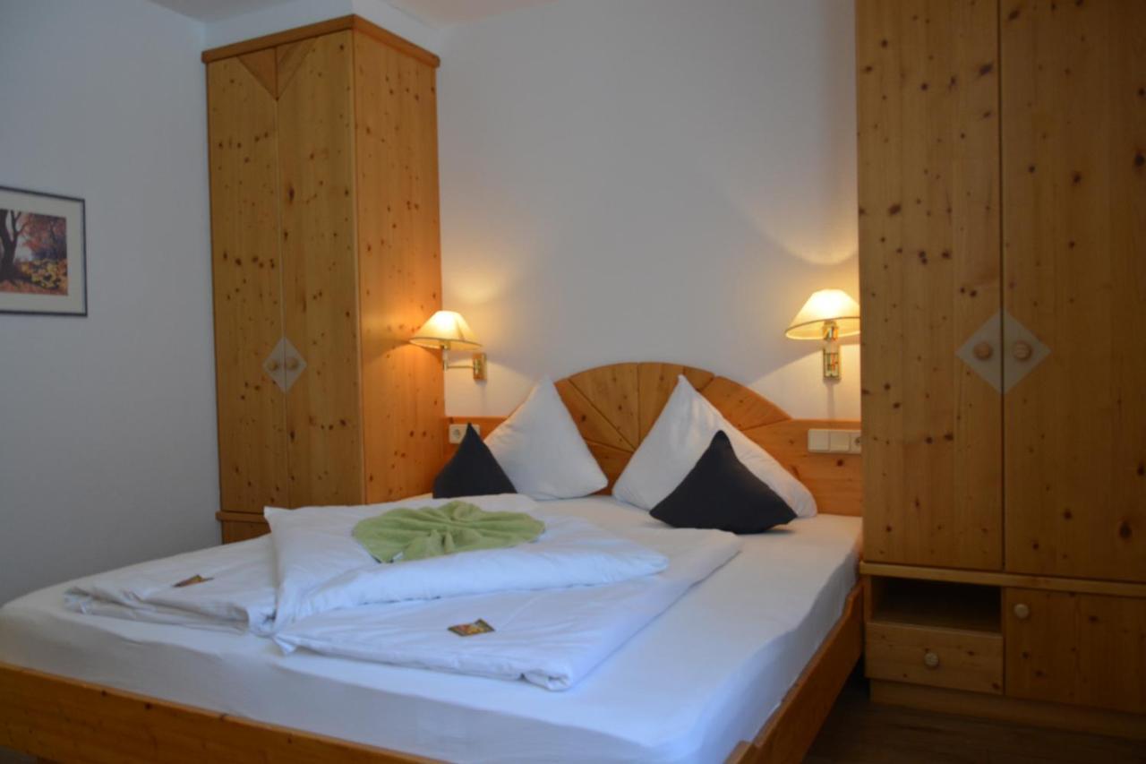 Hotel Am Roemerweg Fiss Eksteriør billede